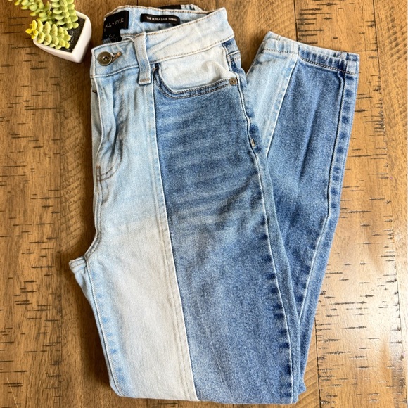 Kendall+ Kylie the ultra Babe Skinny High Rise Two-Tone Blue Jeans 5/27 Cotton - Picture 1 of 9